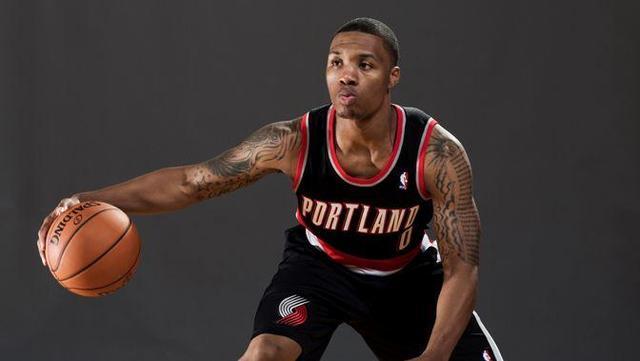 一日英超动向：曼城再具争冠实力，萨拉赫猛批斯洛特引发矛盾